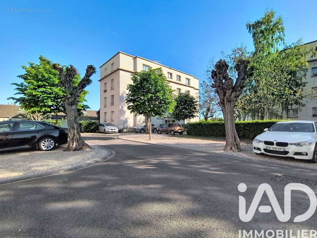 Photo 9 - Appartement à LE BLANC-MESNIL