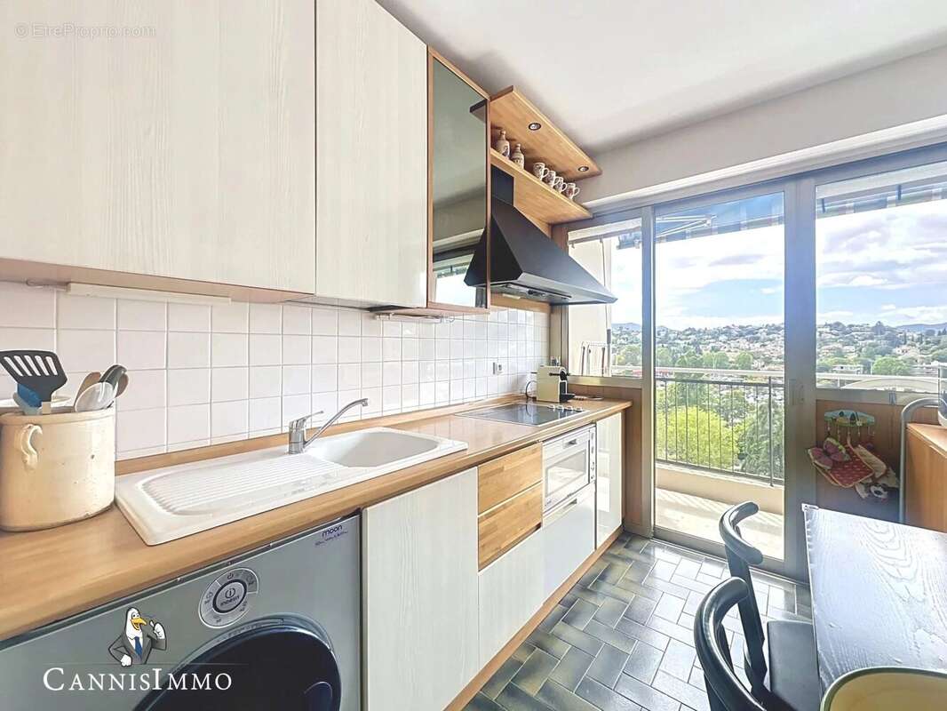 Appartement à MANDELIEU-LA-NAPOULE