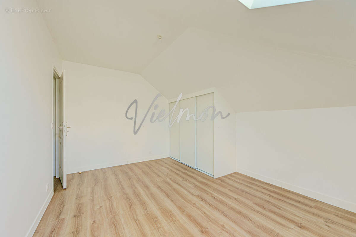 Appartement 3 pièces à vendre - Dernier étage - Triel-sur-Seine Centre Ville - photo 16