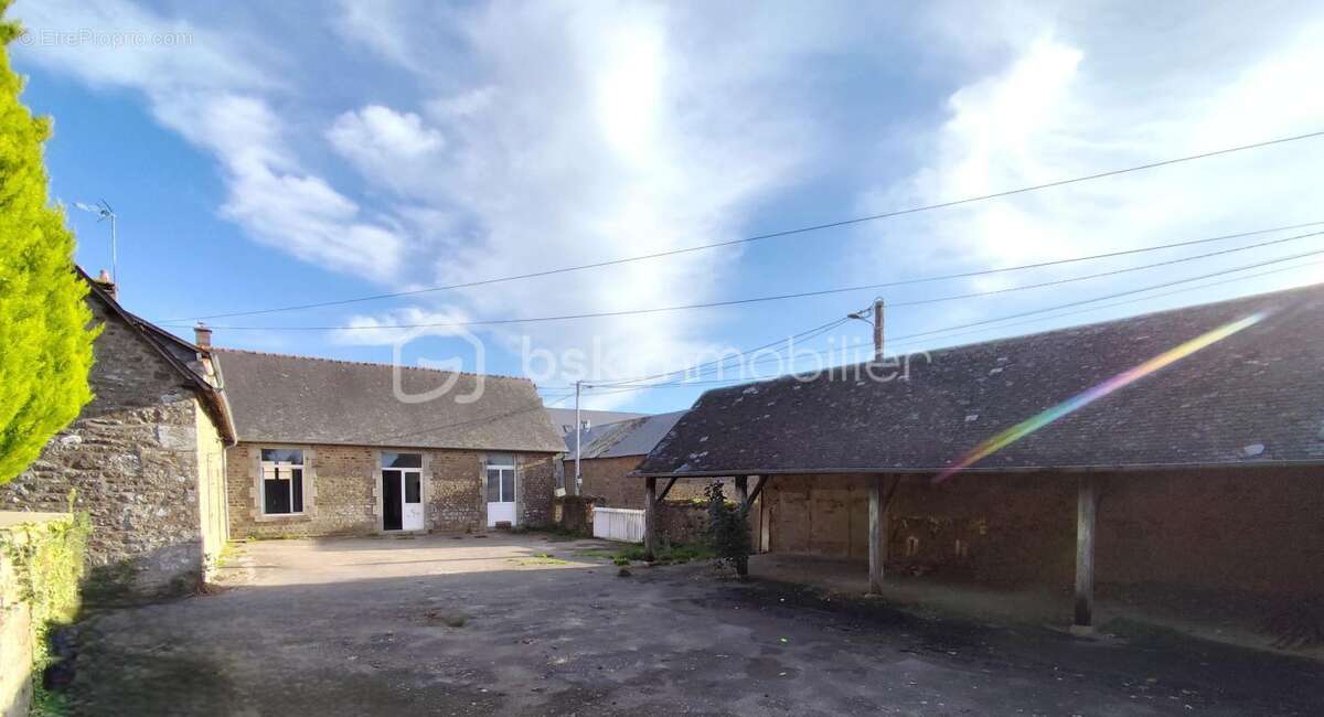 Maison à SAINT-ELLIER-DU-MAINE