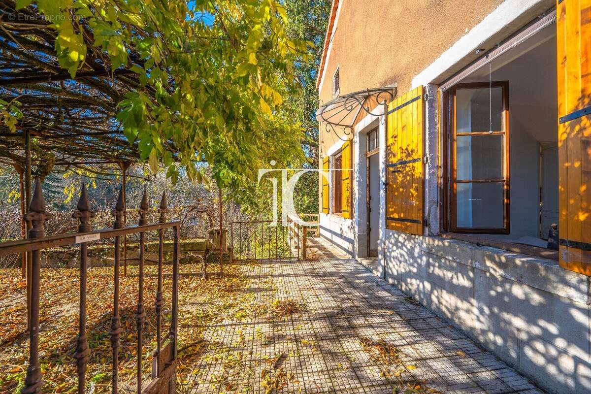 Maison à LAURAC-EN-VIVARAIS