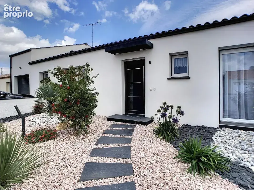 Photo Maison à La Chapelle-Hermier au prix de 289 500€