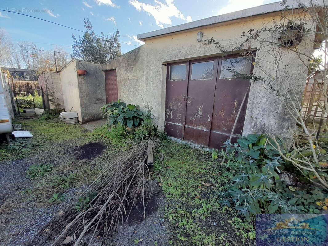 Maison à POUEYFERRE