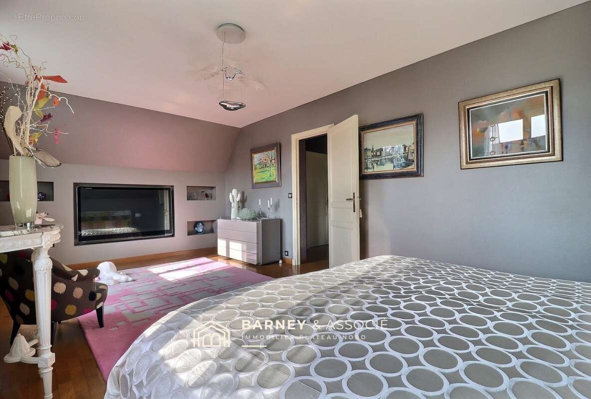 Maison à MONT-SAINT-AIGNAN