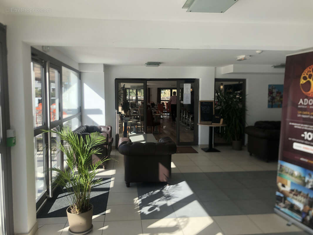 T1+terrasse , res piscine, 13510 eguilles - photo 12