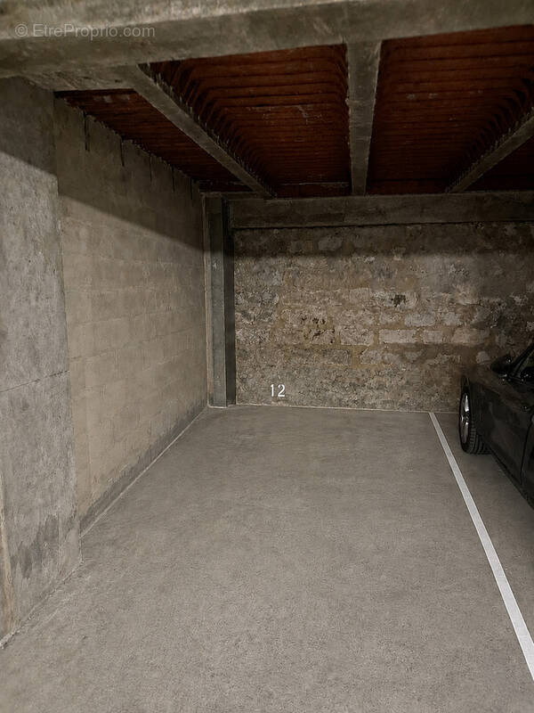 Parking à PARIS-14E