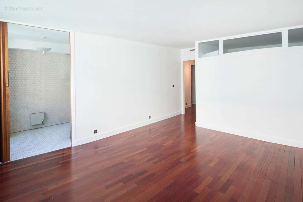 Appartement à PARIS-8E