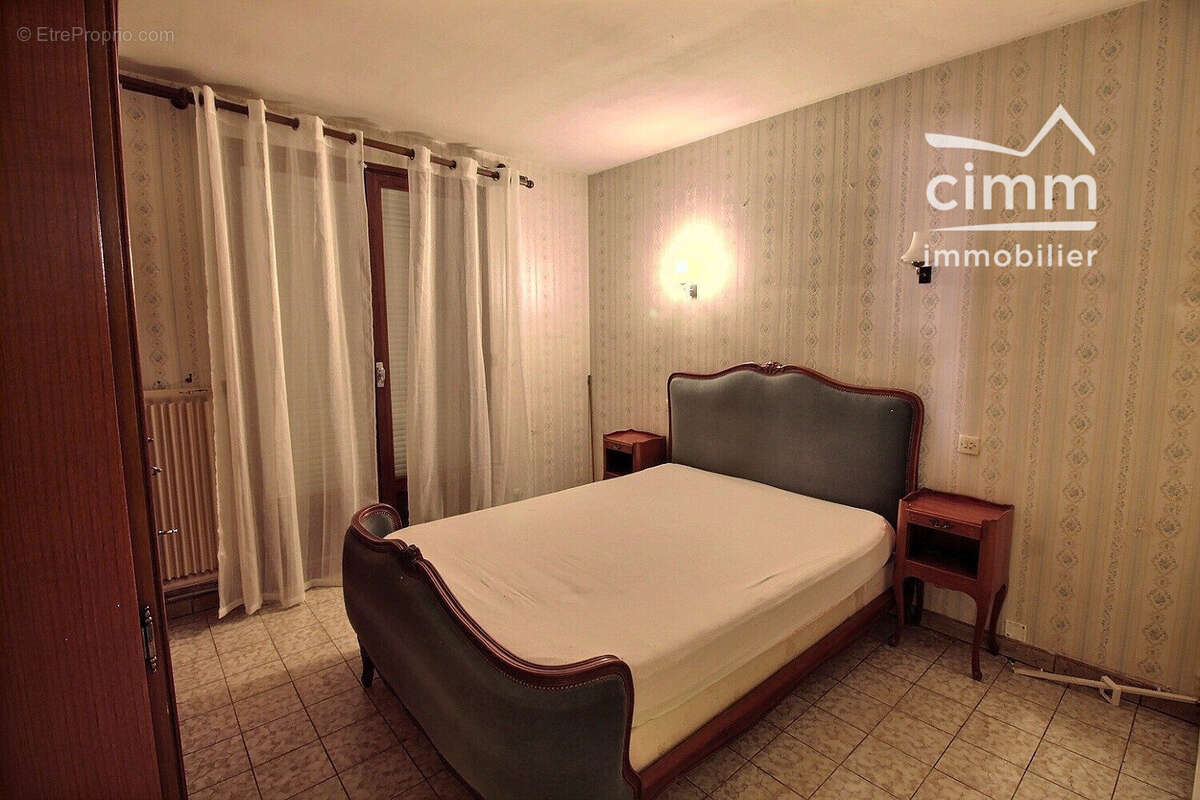 Maison à SAINT-SIMEON-DE-BRESSIEUX