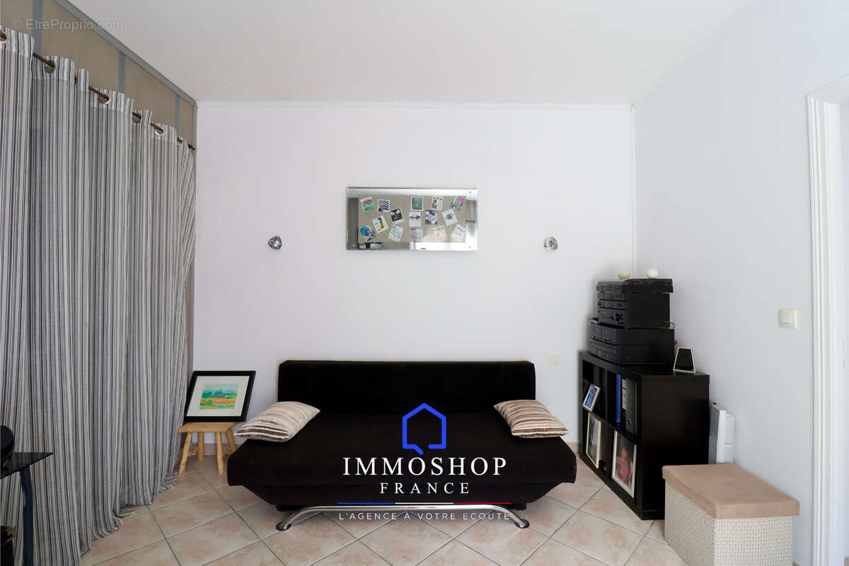 Maison à SIMIANE-COLLONGUE