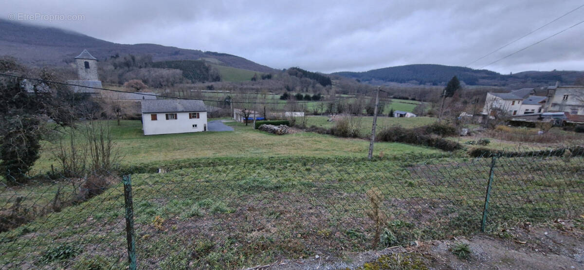 Terrain à NAGES