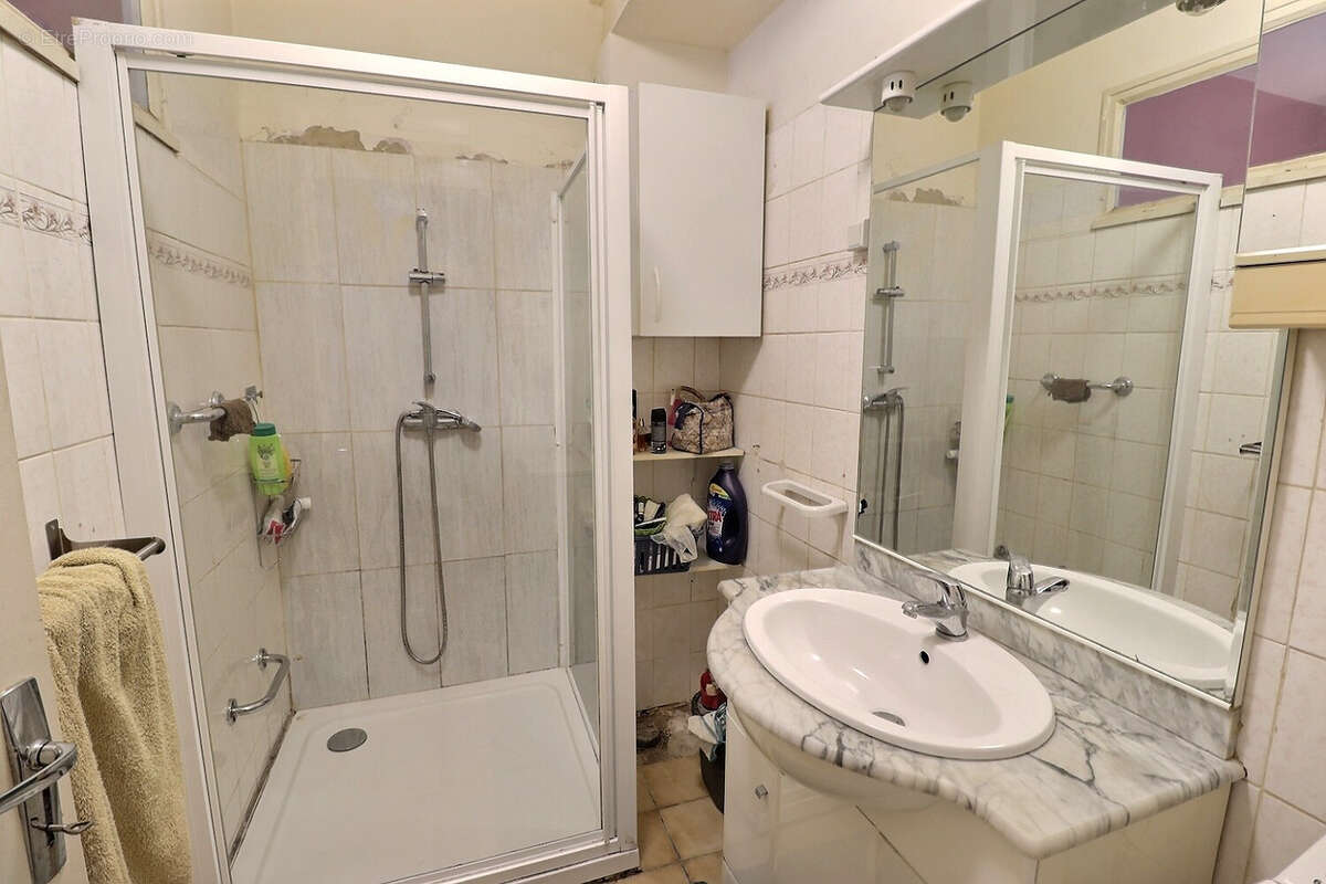 Appartement à ENTRAIGUES-SUR-LA-SORGUE