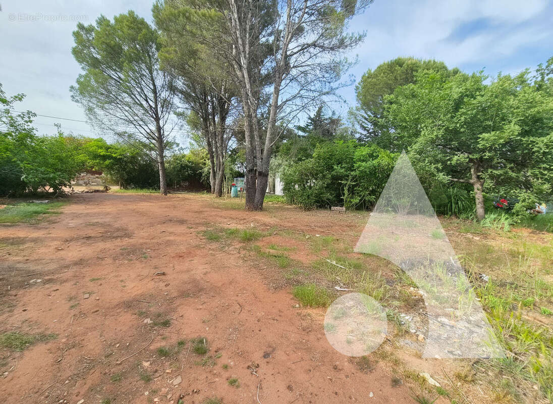 Terrain à VIDAUBAN