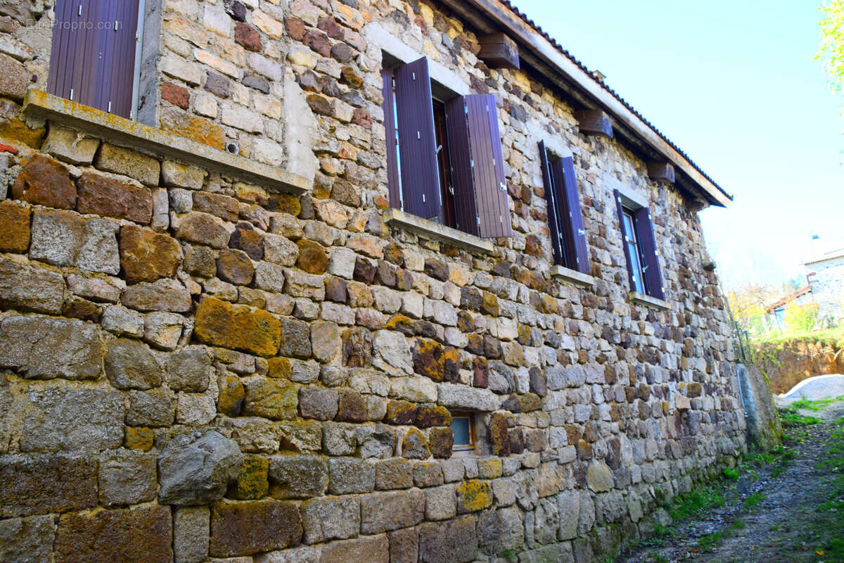 Maison à COUCOURON
