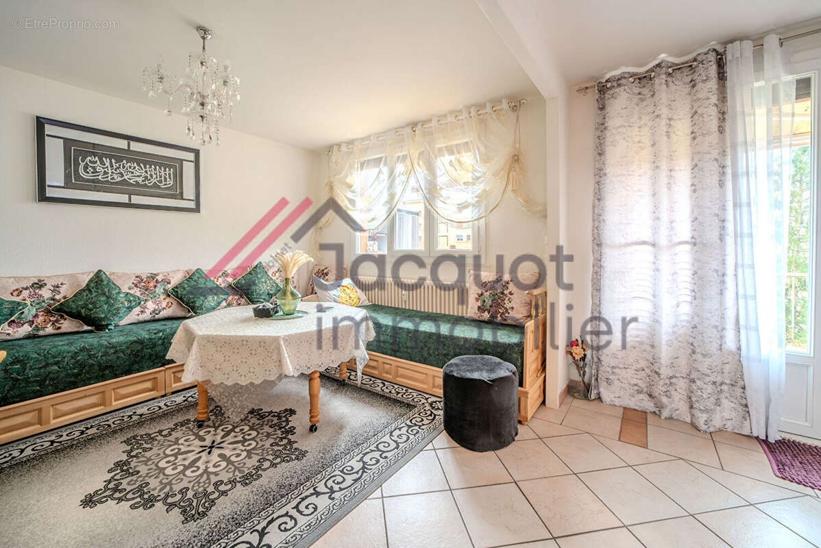 Appartement à LONS-LE-SAUNIER