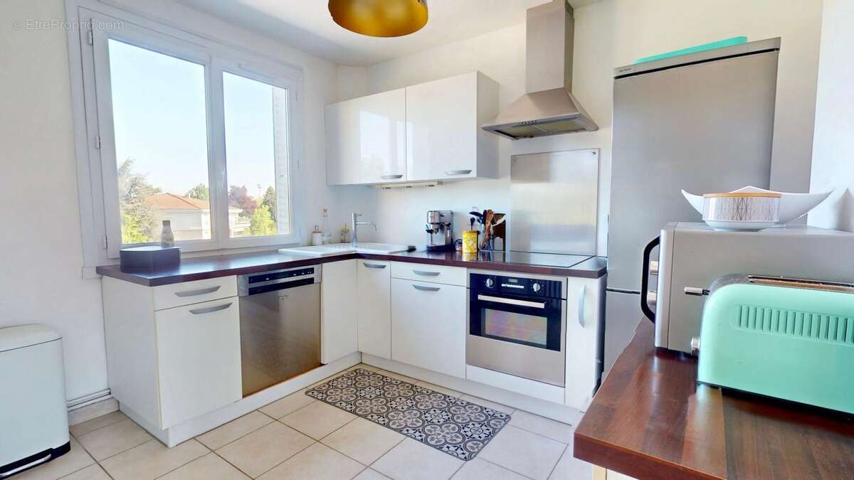 Appartement à TASSIN-LA-DEMI-LUNE