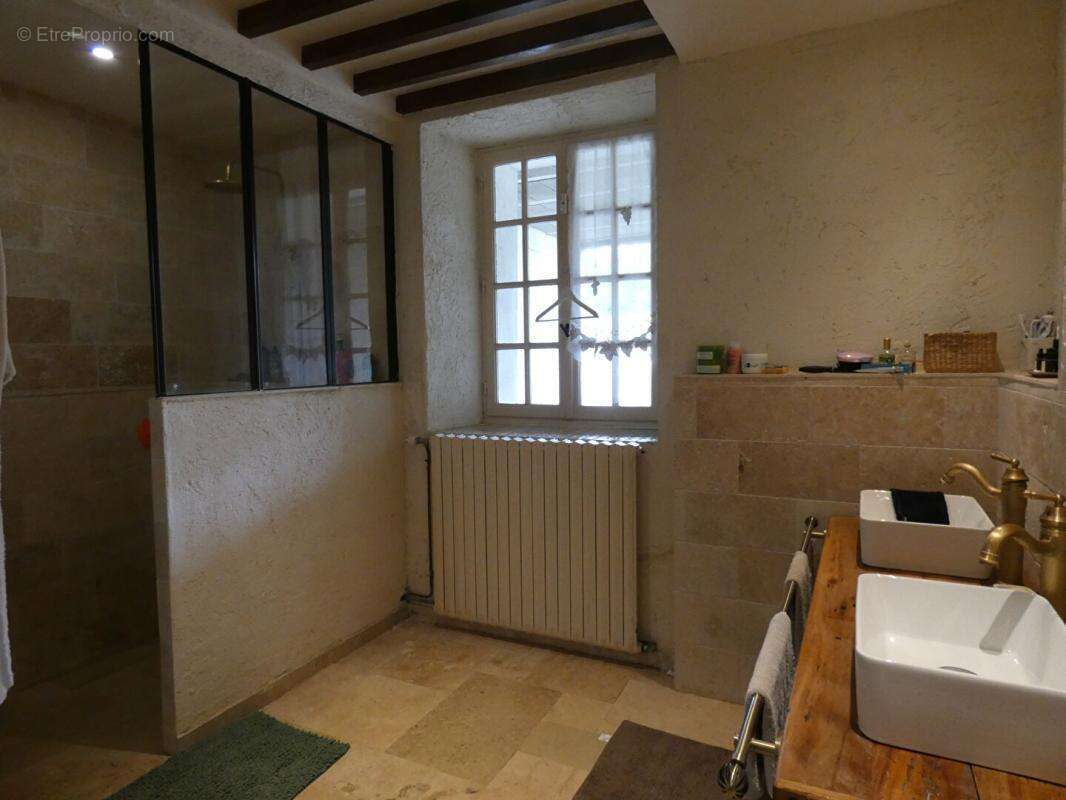 En Basse Normandie : Manoir de 331m2 de 8 pièces sur plus de 6 hectares ! Belle rénovation ! - photo 9