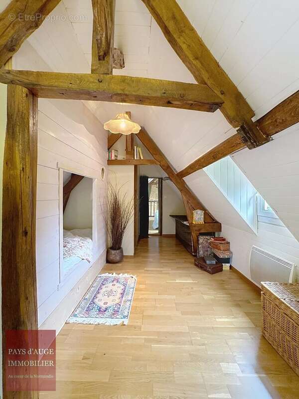 Maison à SAINT-GEORGES-EN-AUGE