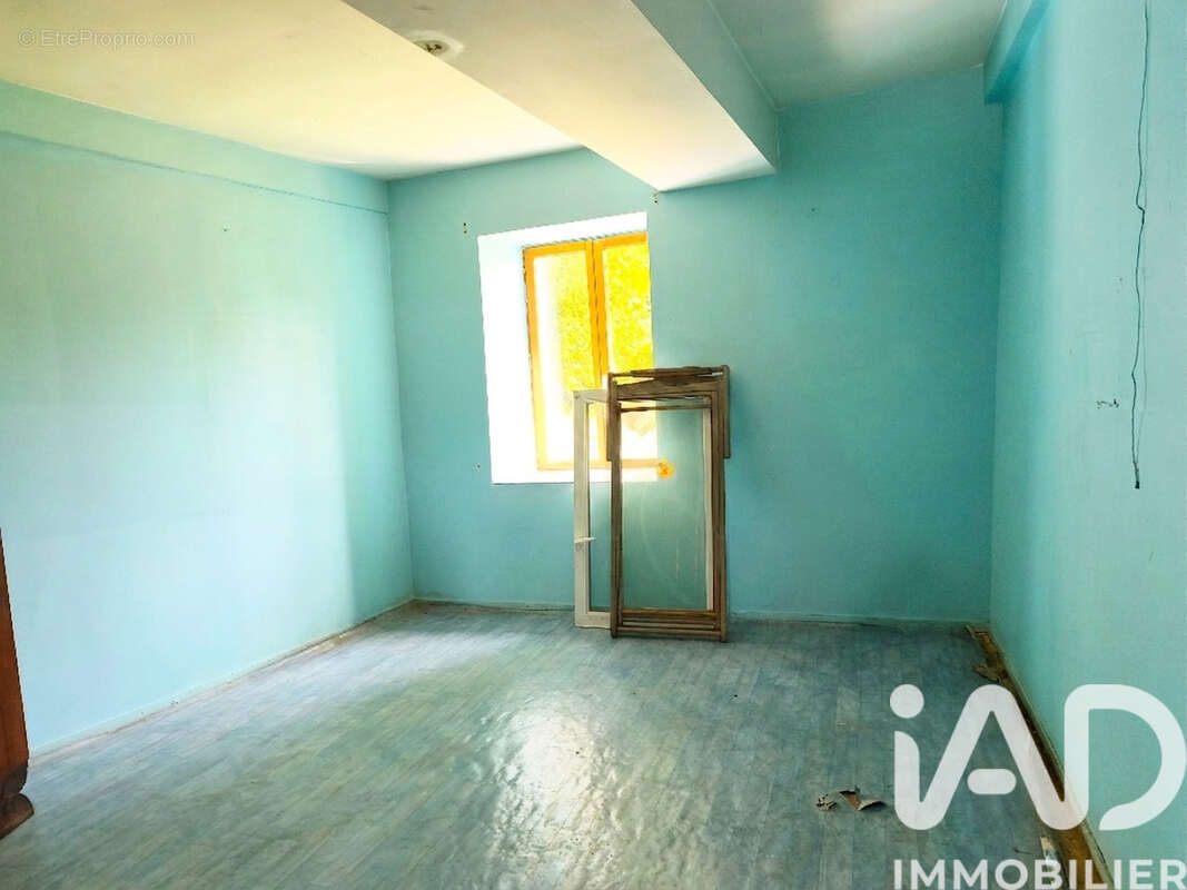 Maison 74 m² à Le Mesnil-Angot  - photo 7