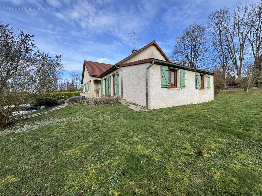 Maison à CHAMESSON