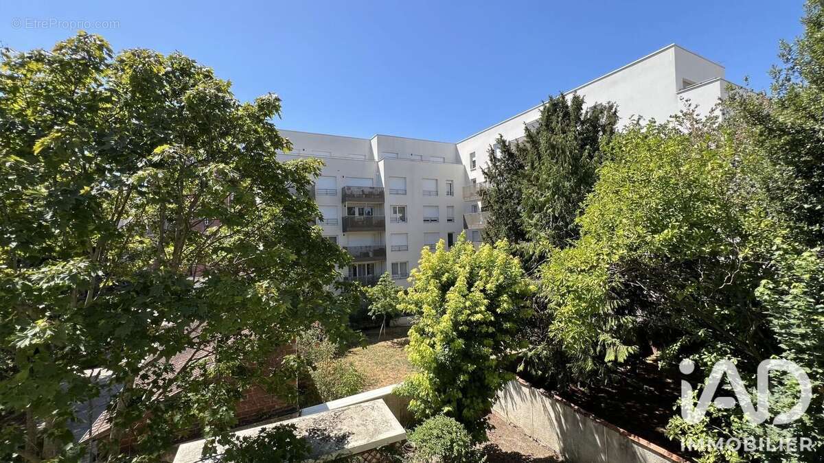 Appartement 88 m² à Le Bourget  - photo 7
