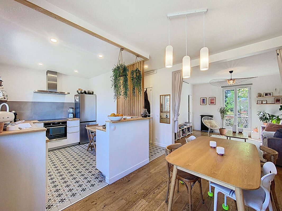 Appartement à SAINT-MAUR-DES-FOSSES