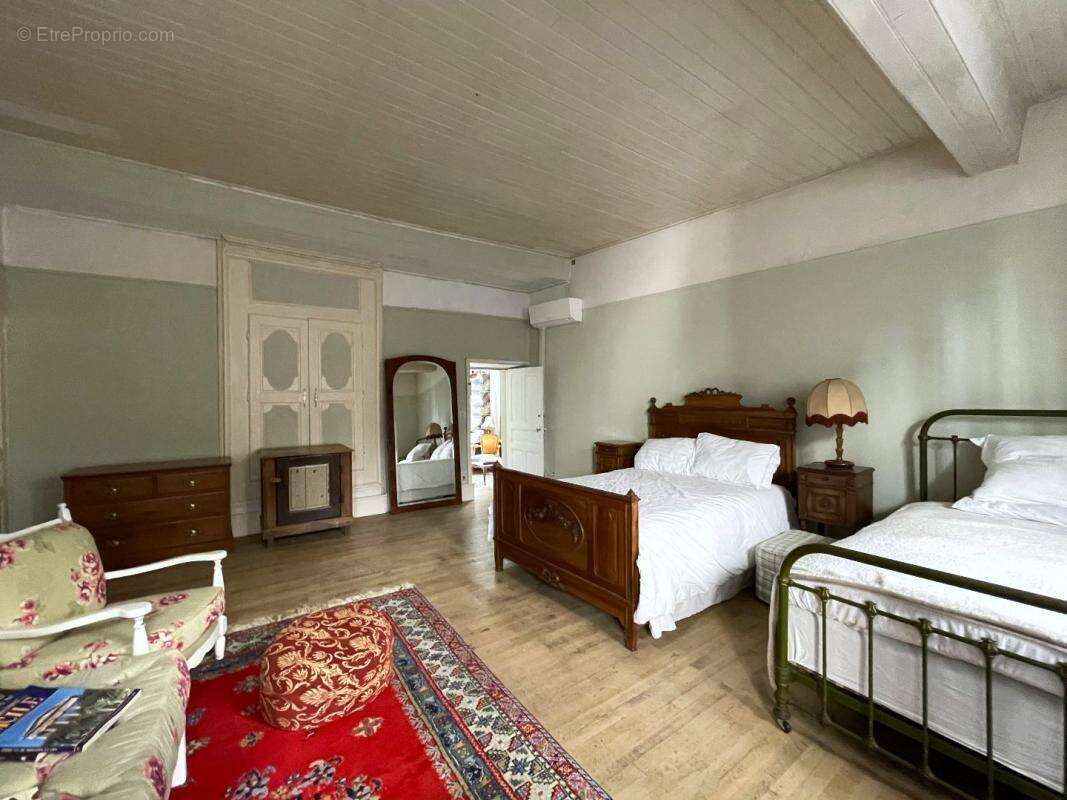 Maison à MUR-DE-BARREZ