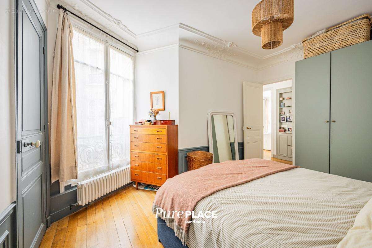 Appartement à PARIS-16E