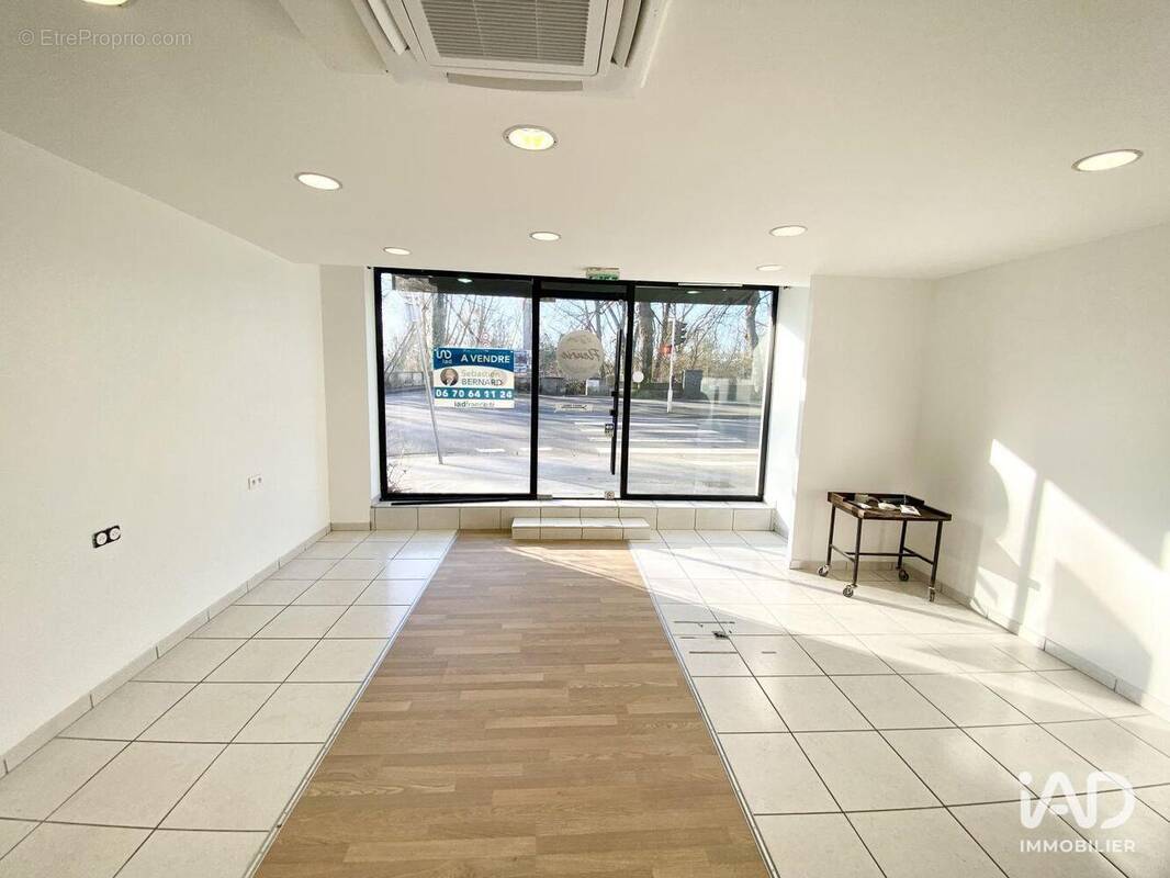 Photo 1 - Commerce à TOURS