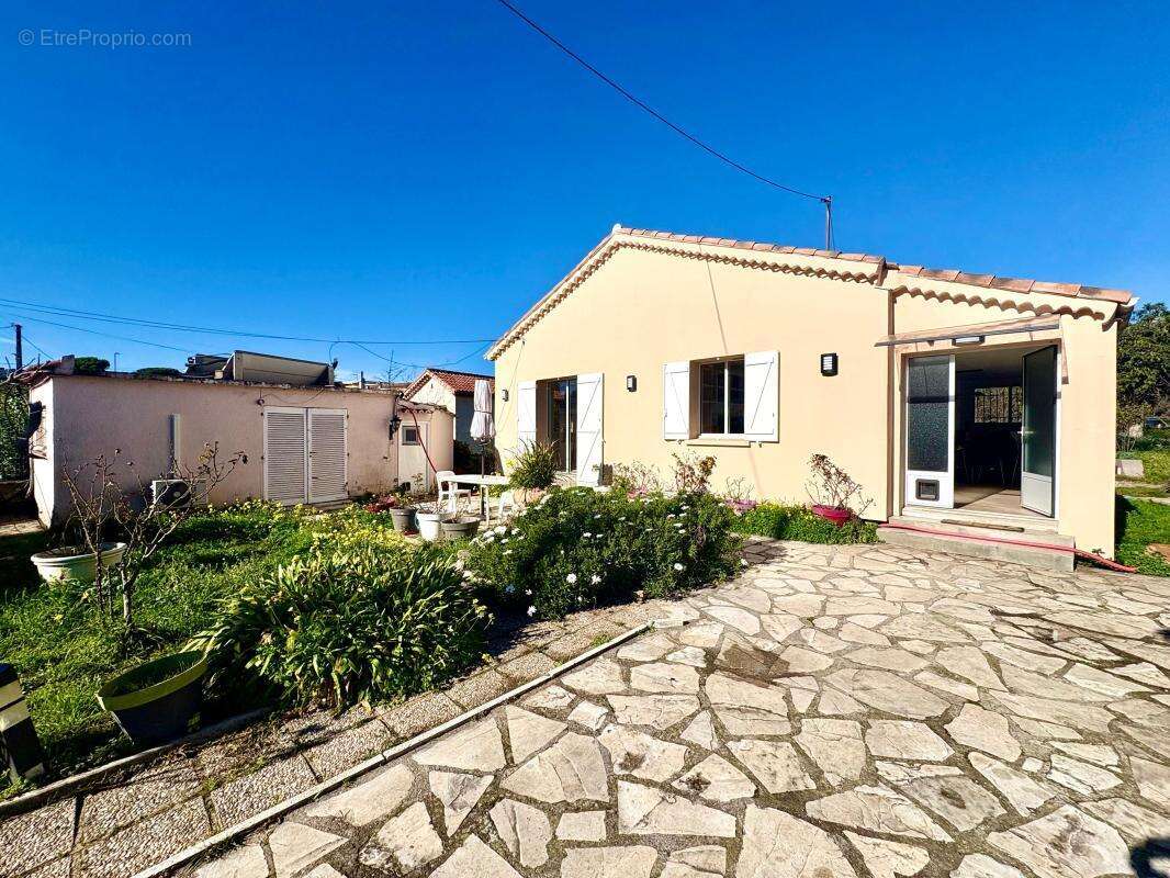 Maison à LE CANNET