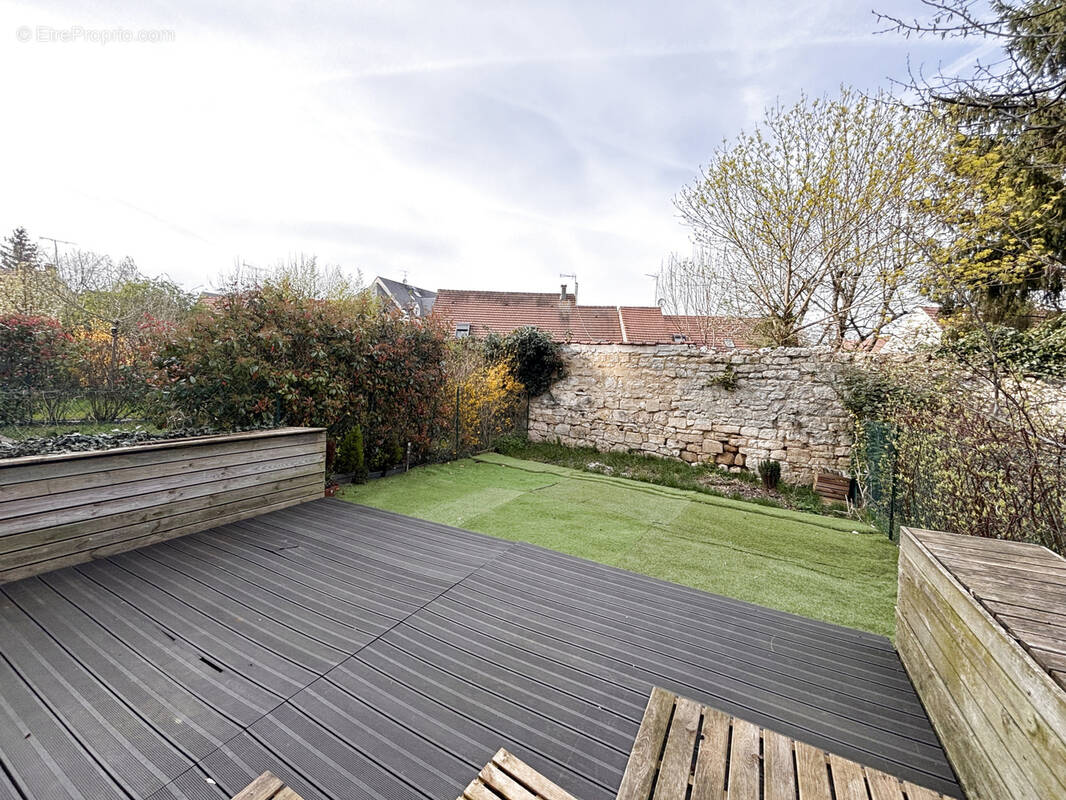 Appartement à LA CHAPELLE-EN-SERVAL