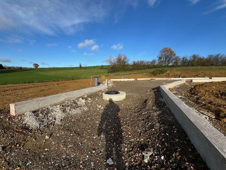 Terrain à REDANGE