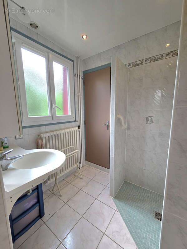 Maison à SAINTE-GENEVIEVE-DES-BOIS