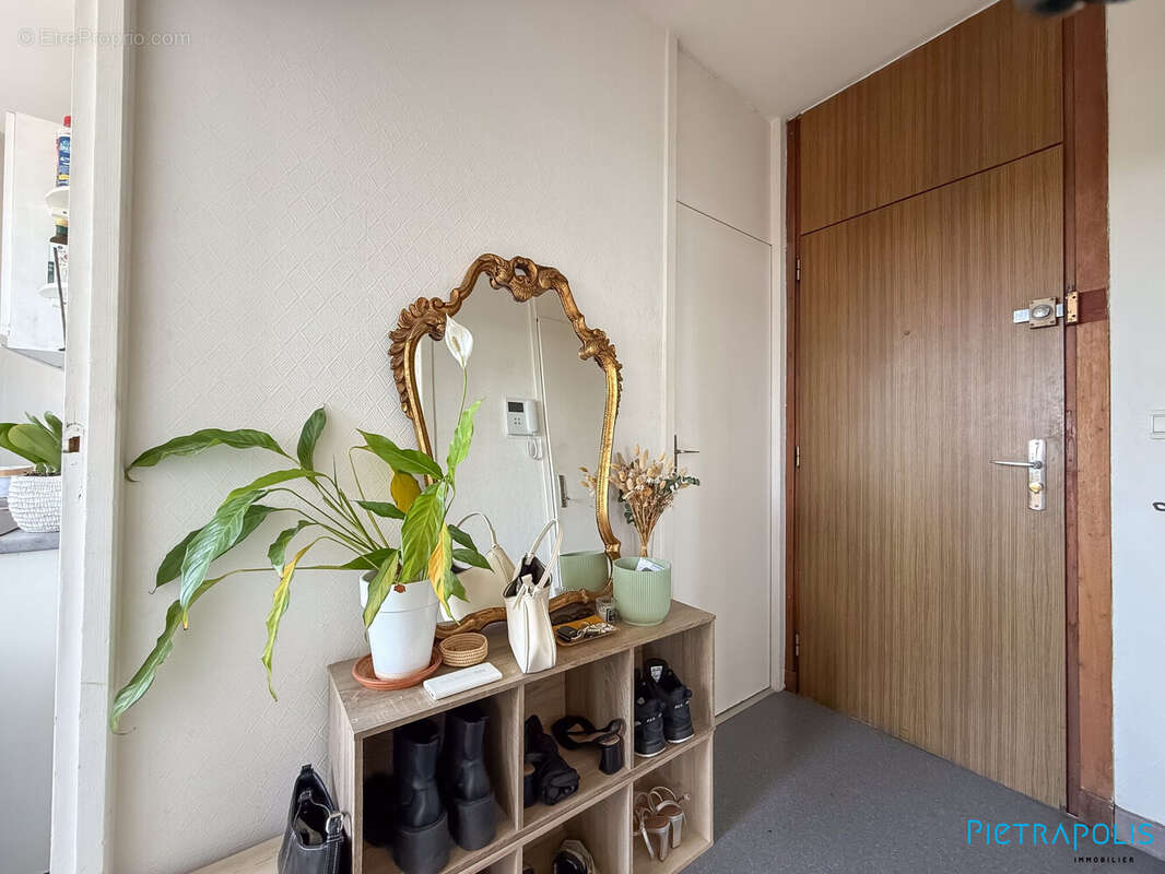 Appartement 31 m² à Bron  - photo 8