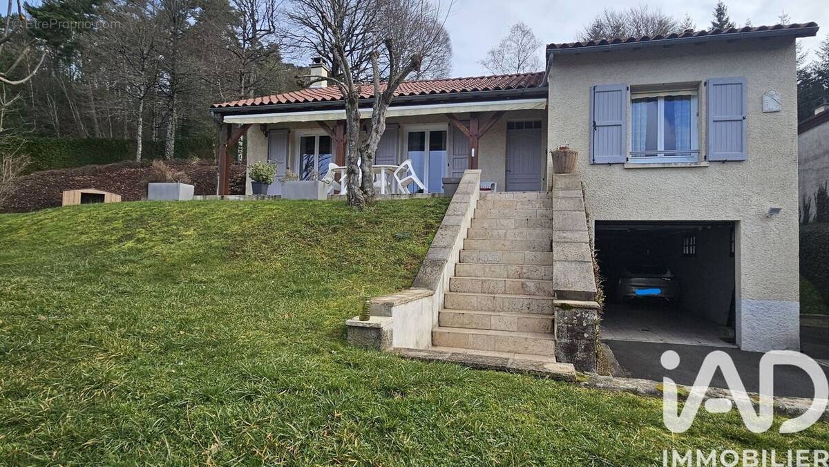 Photo 1 - Maison à LE ROUGET