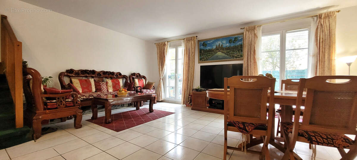 Maison à SERRIS
