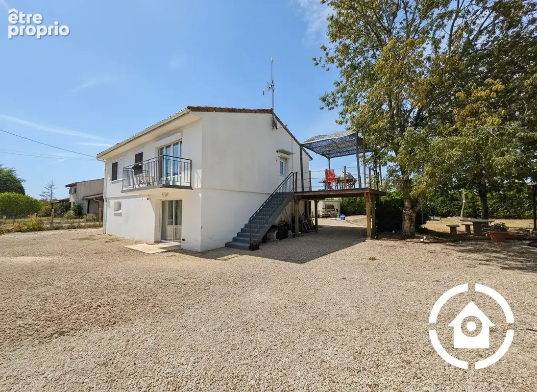 Maison 146 m² à Nercillac  - photo 4