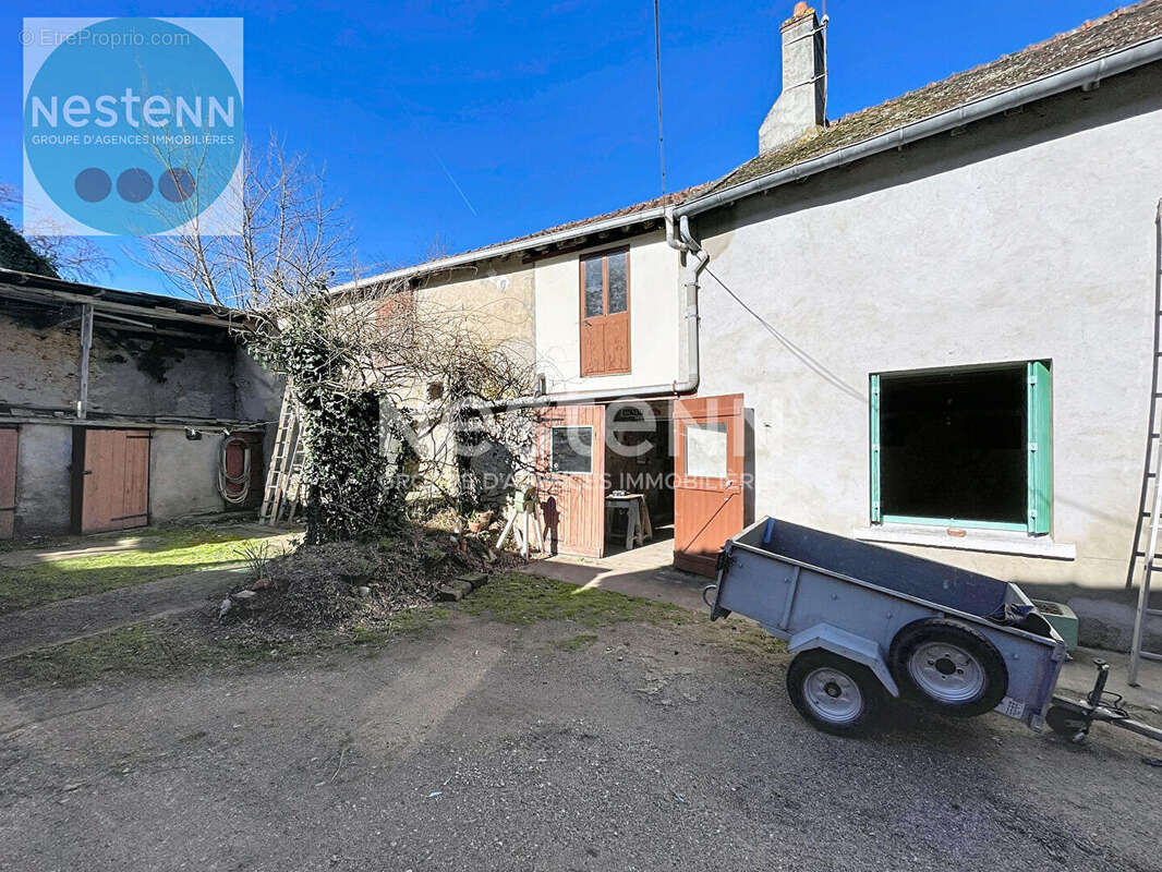 Maison à LA CHAUSSEE-SAINT-VICTOR