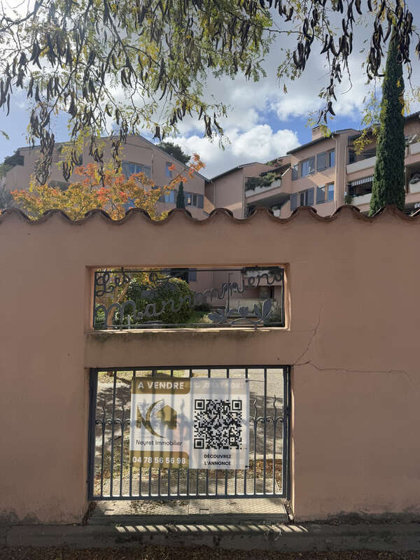 Appartement à SAINT-GENIS-LAVAL