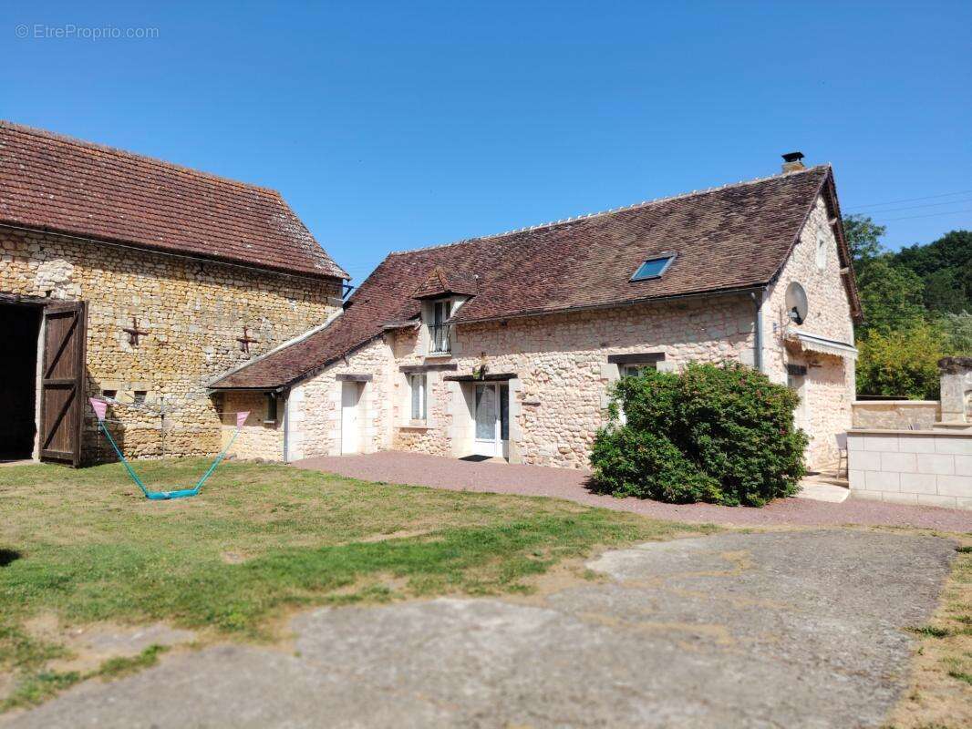 Maison à DANGE-SAINT-ROMAIN