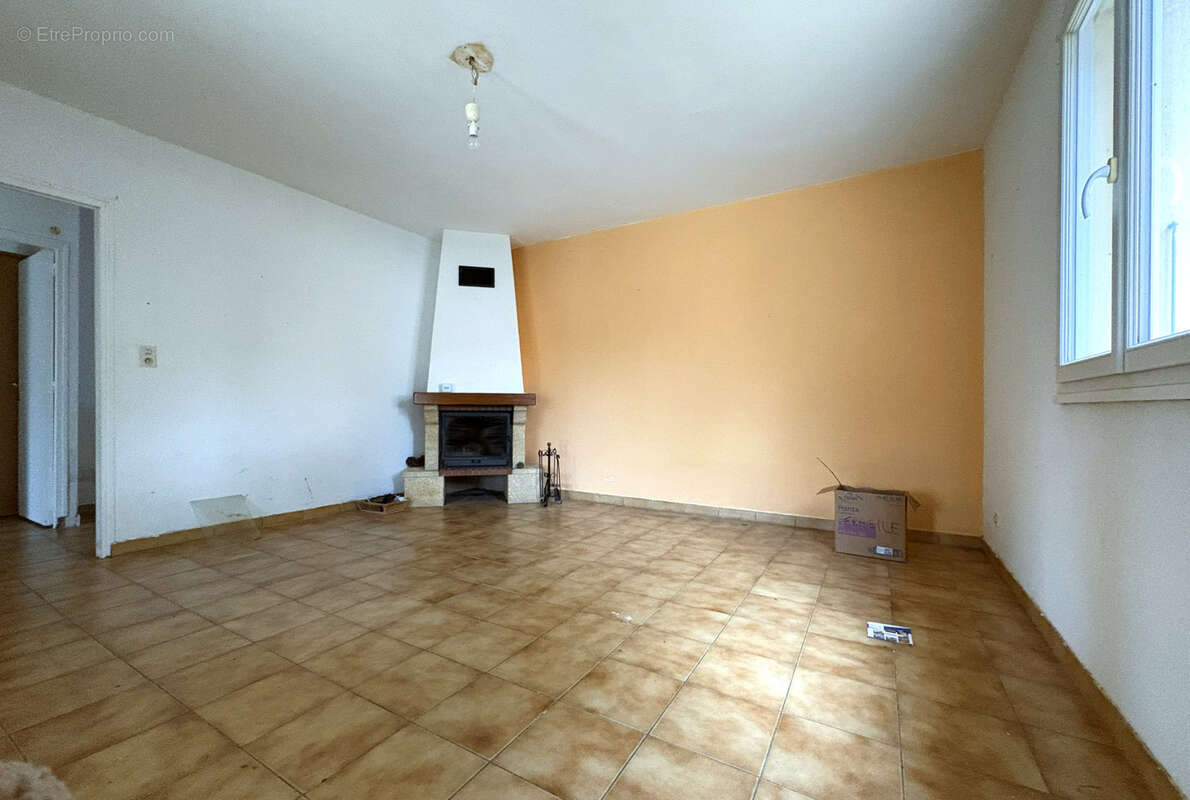 Maison à VERS-PONT-DU-GARD