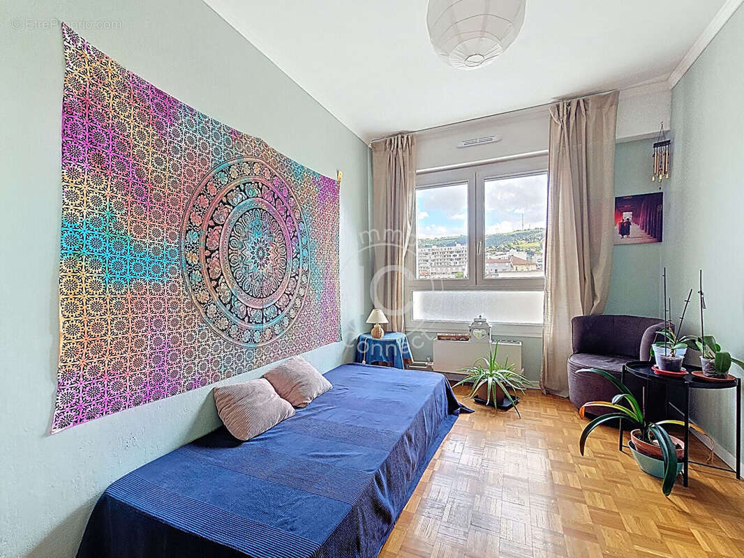BAISSE DE PRIX - Appartement 76m²  4 pièces + cuisine - Secteur BELLEVUE - photo 4