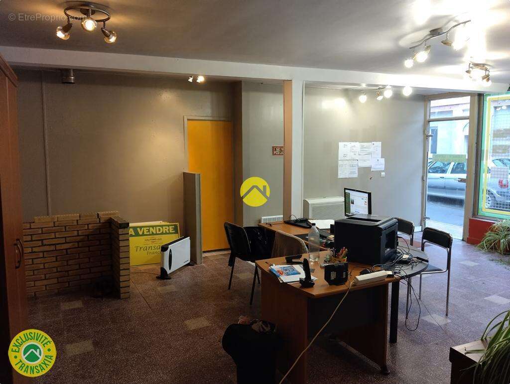 Commerce à LURCY-LEVIS