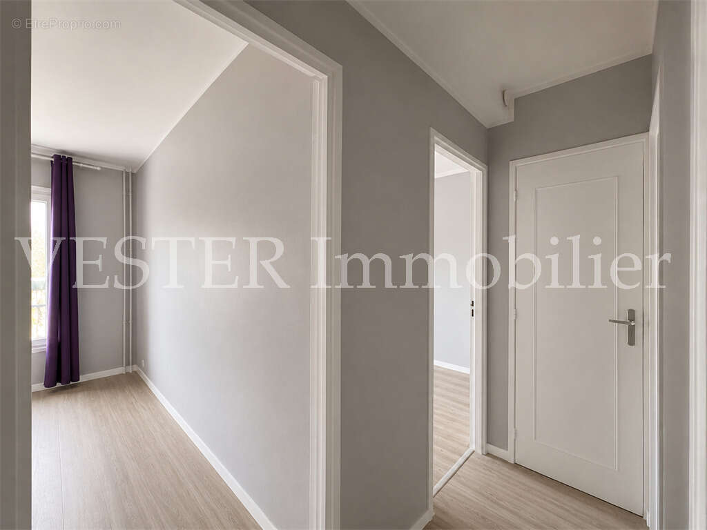 Très agréable 4 pièces avec balcon et vue dégagée - photo 9