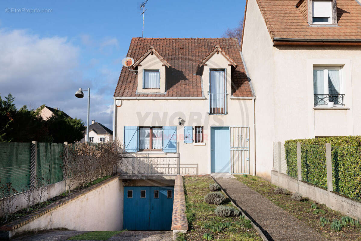 Maison à LES MUREAUX