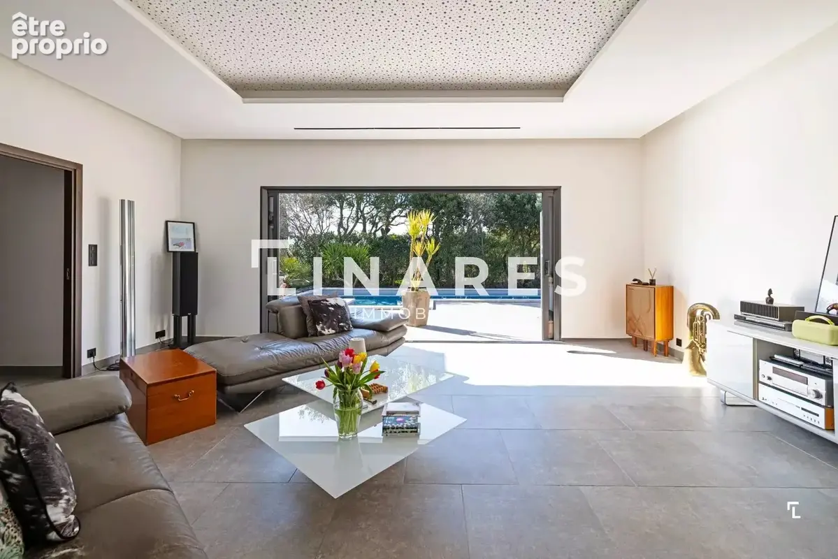 SÉRÉNITÉ - Villa T5 de 153m2 - Piscine - Garage de 34m2 - Terrain de 1000m2 - 13011 LES CAMOINS - photo 4