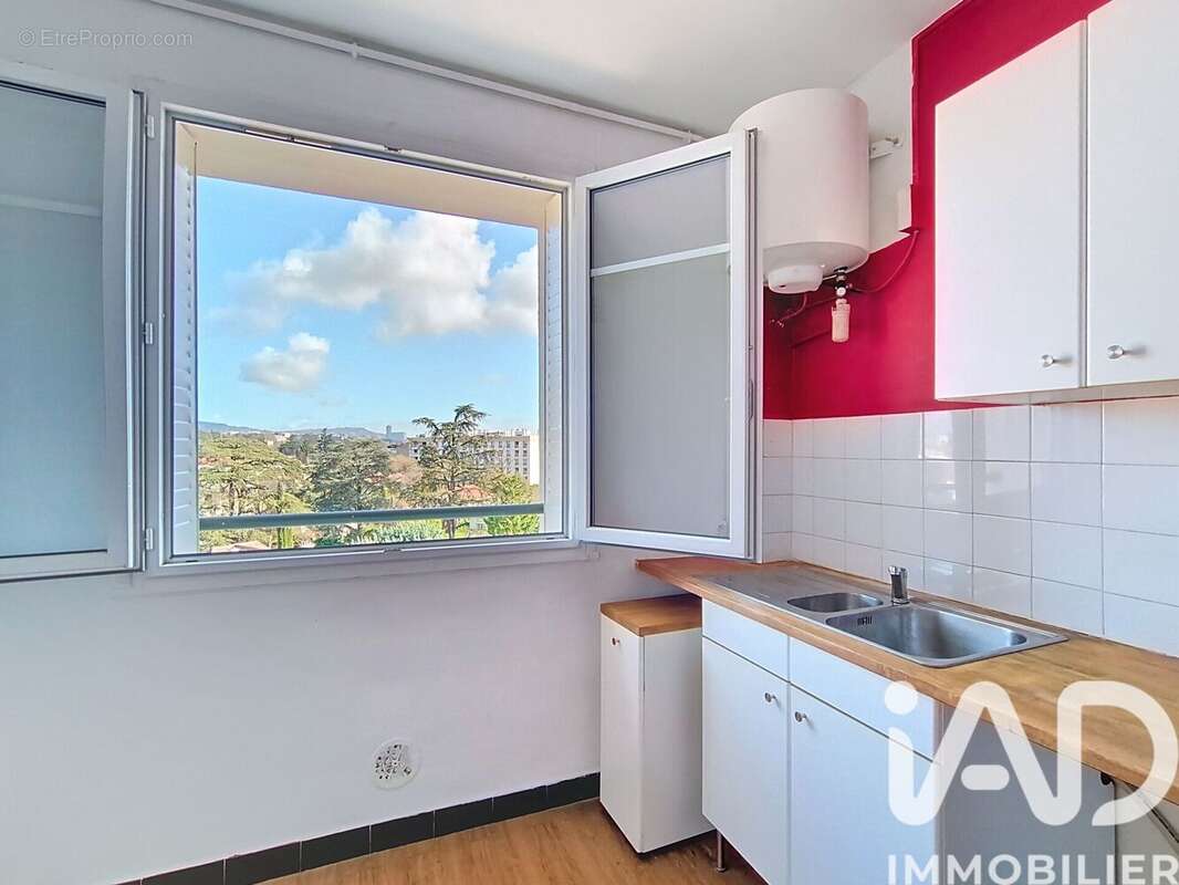 Photo 2 - Appartement à TASSIN-LA-DEMI-LUNE