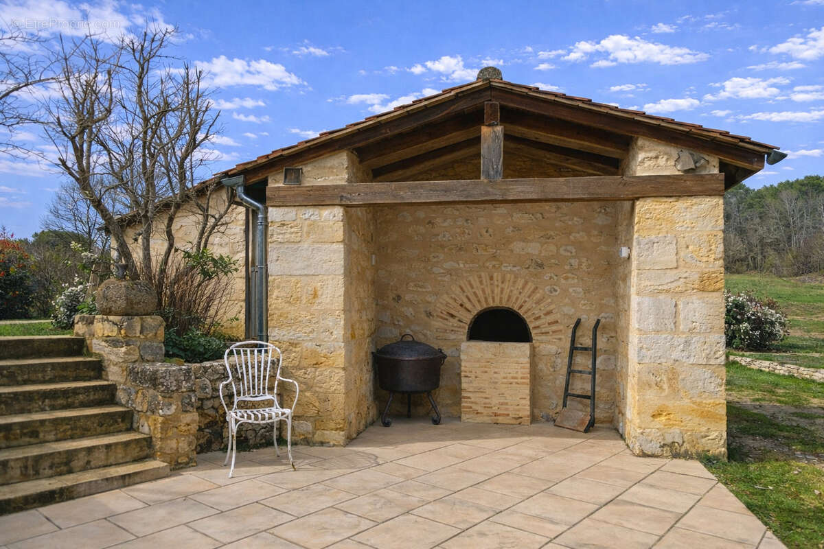 Maison à MILHAC-D'AUBEROCHE