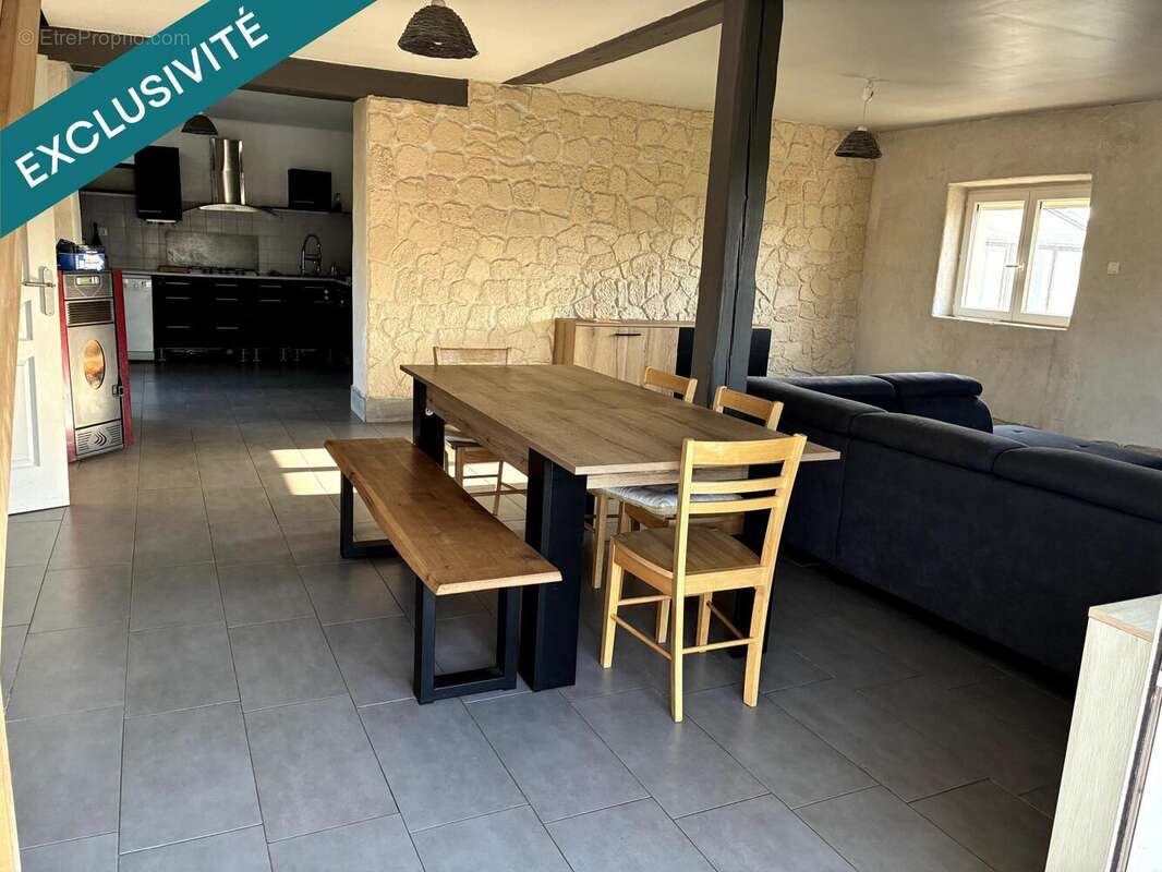 Photo 2 - Maison à SAINT-REMY-EN-ROLLAT
