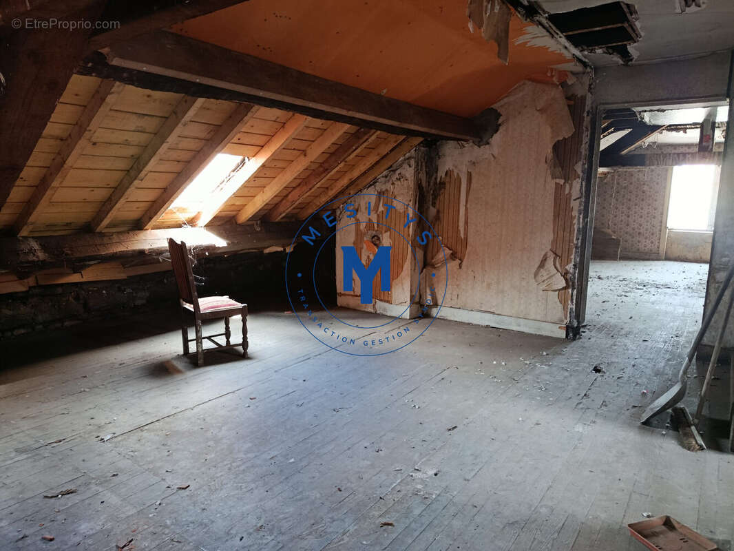 Appartement 100 m² à Firminy  - photo 5