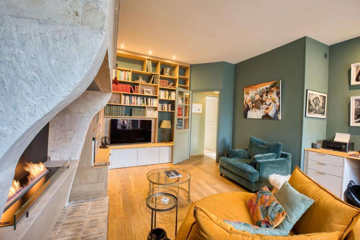 Maison à VIC-SUR-SEILLE